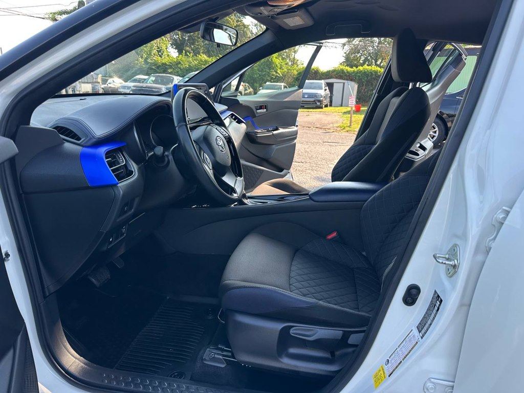 Photo 14 of this TOYOTA C-HR