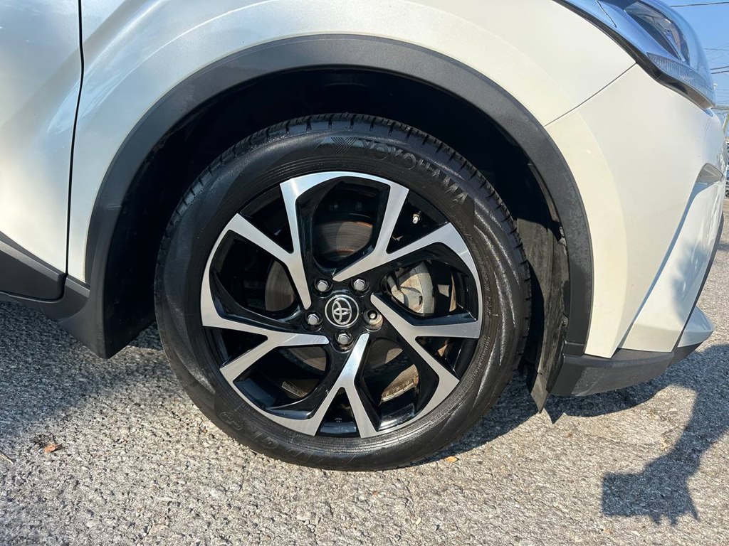 Photo 26 of this TOYOTA C-HR