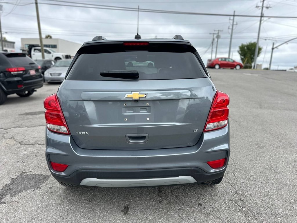 Photo 6 of this CHEVROLET TRAX