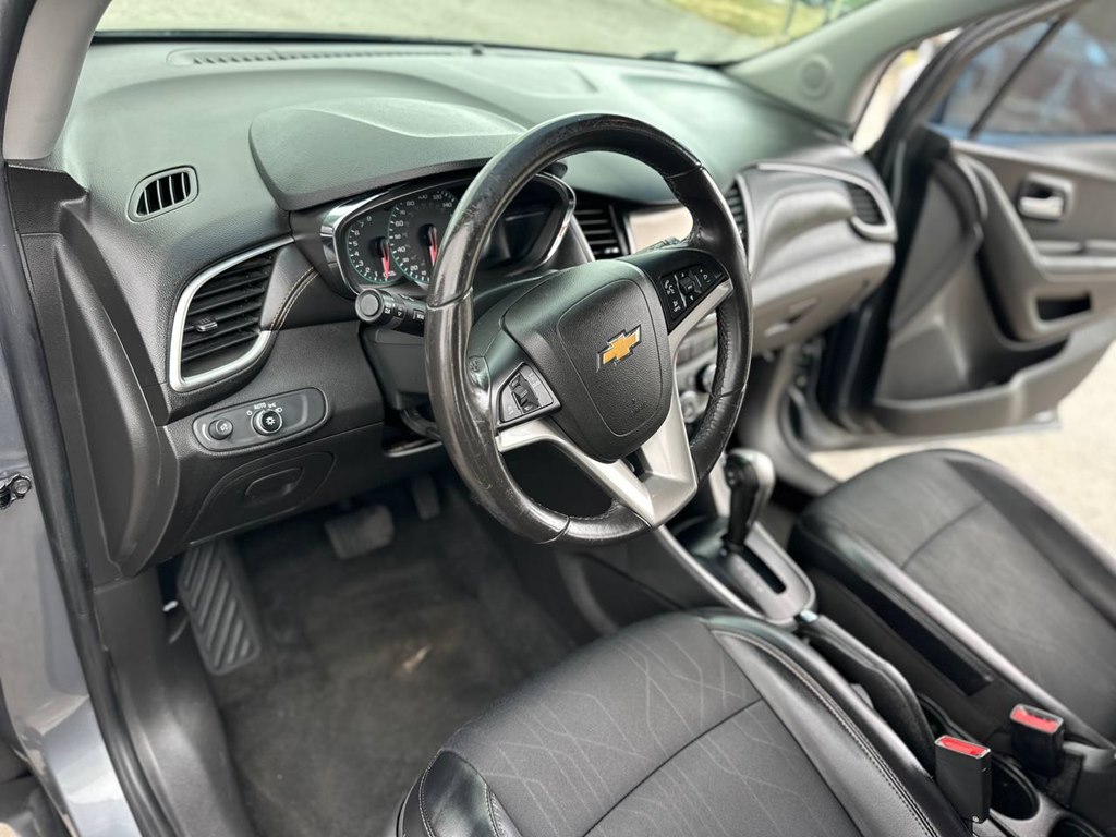 Photo 14 of this CHEVROLET TRAX