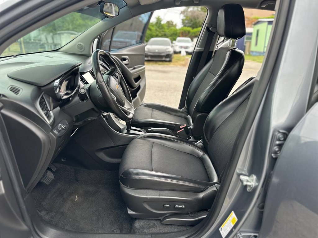 Photo 13 of this CHEVROLET TRAX