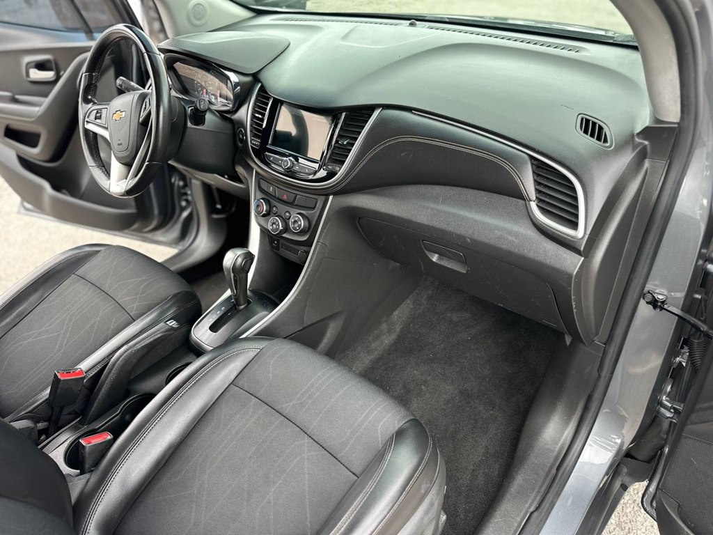 Photo 24 of this CHEVROLET TRAX