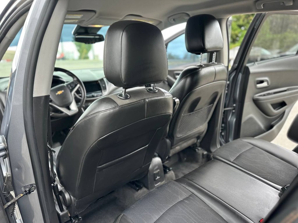 Photo 51 of this CHEVROLET TRAX