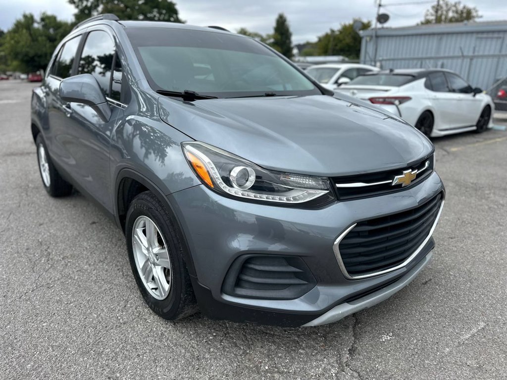 Photo 3 of this CHEVROLET TRAX