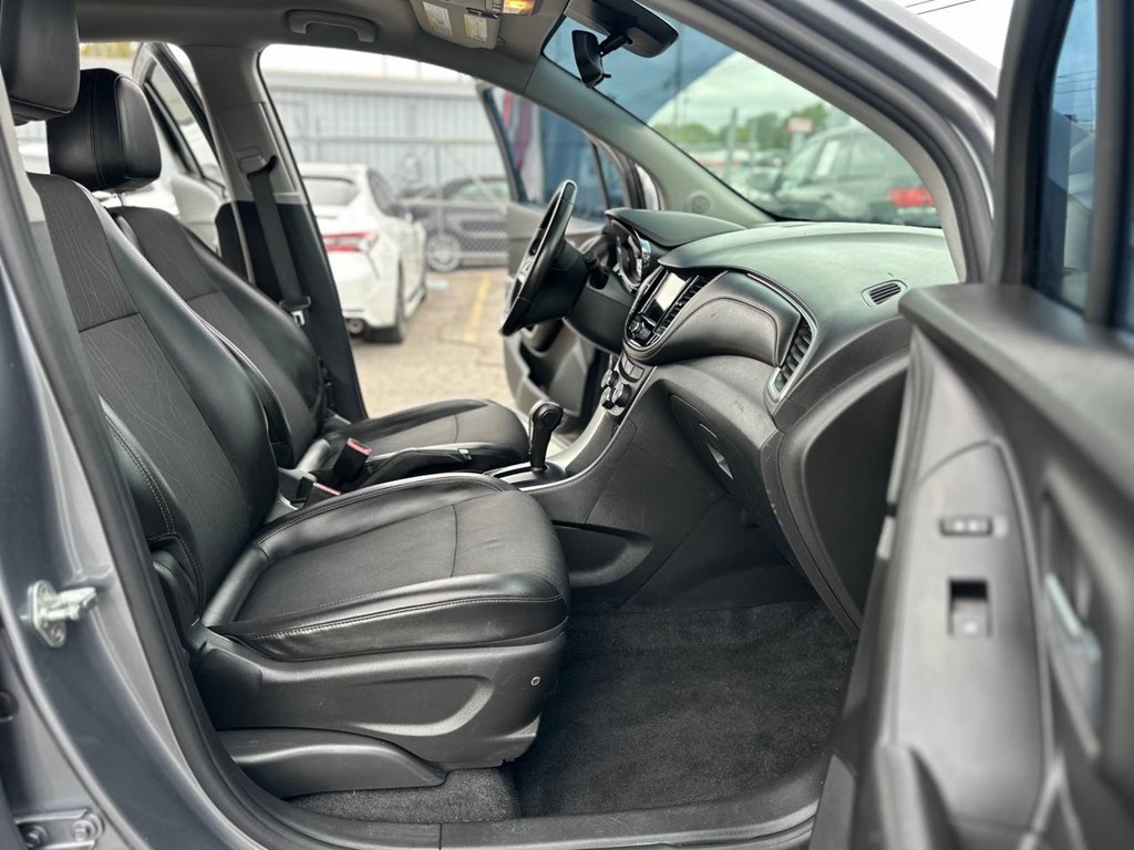 Photo 57 of this CHEVROLET TRAX