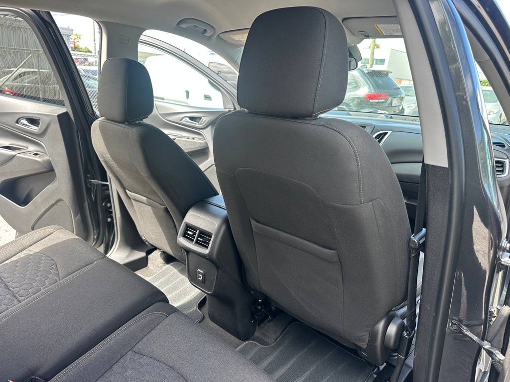 Photo 25 of this CHEVROLET EQUINOX