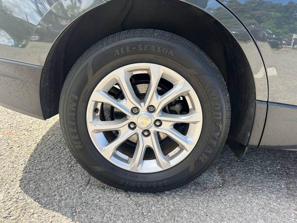 Photo 23 of this CHEVROLET EQUINOX