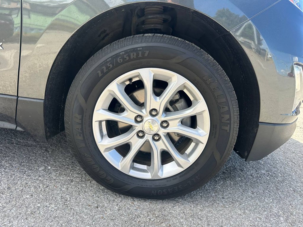 Photo 21 of this CHEVROLET EQUINOX