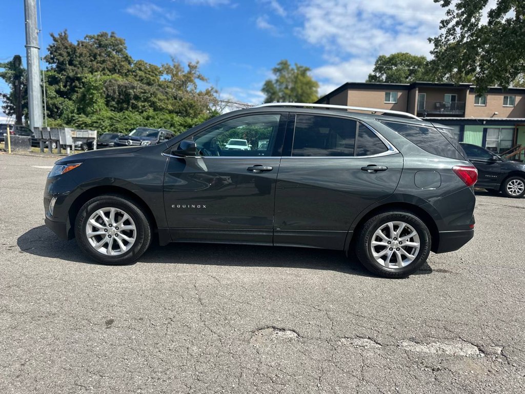 Photo 4 of this CHEVROLET EQUINOX