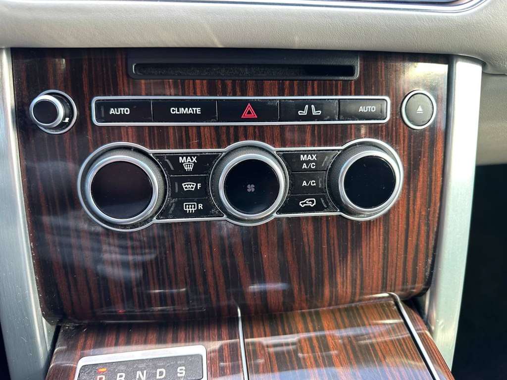 Photo 35 of this LAND ROVER RANGE ROVER