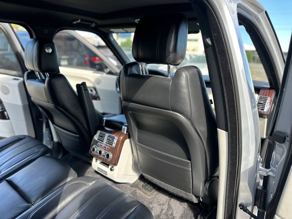 Photo 22 of this LAND ROVER RANGE ROVER