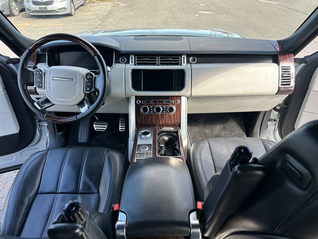Photo 21 of this LAND ROVER RANGE ROVER