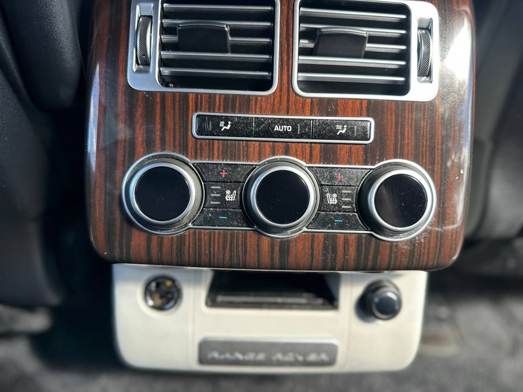 Photo 20 of this LAND ROVER RANGE ROVER