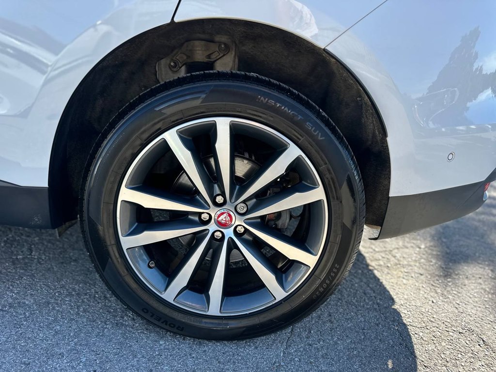 Photo 29 of this JAGUAR F-PACE