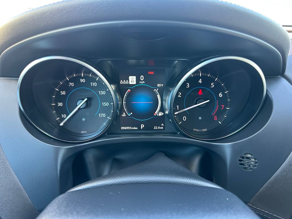 Photo 36 of this JAGUAR F-PACE