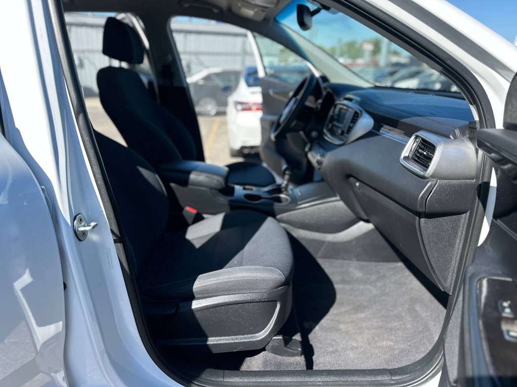 Photo 23 of this KIA SORENTO