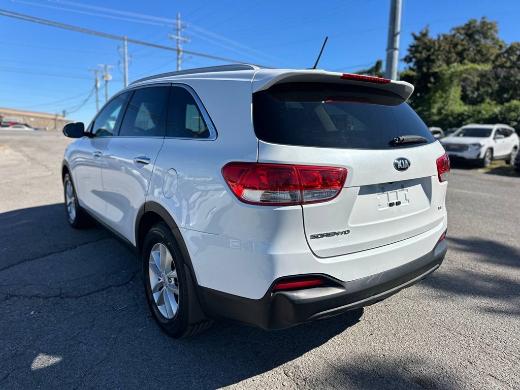 Photo 8 of this KIA SORENTO