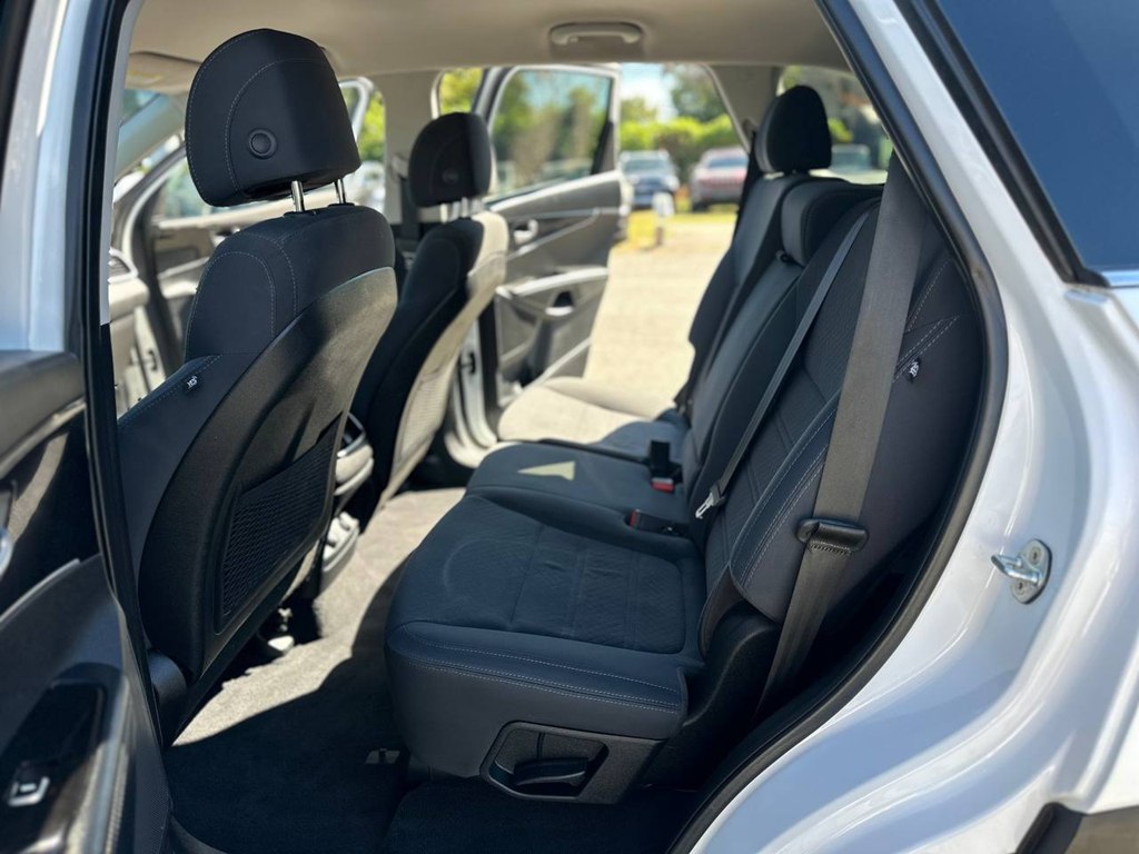 Photo 18 of this KIA SORENTO