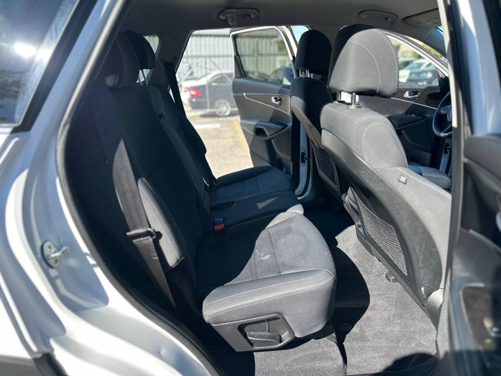 Photo 21 of this KIA SORENTO