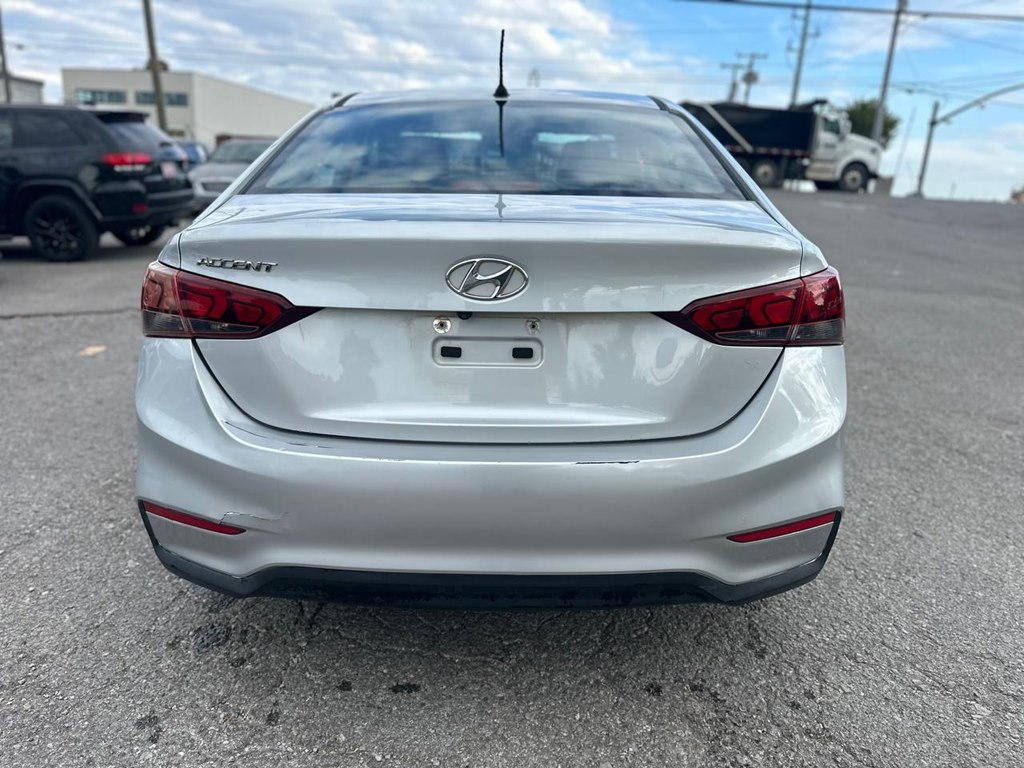 Photo 7 of this HYUNDAI ACCENT