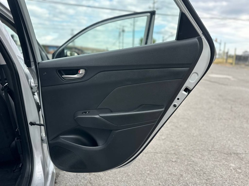 Photo 20 of this HYUNDAI ACCENT