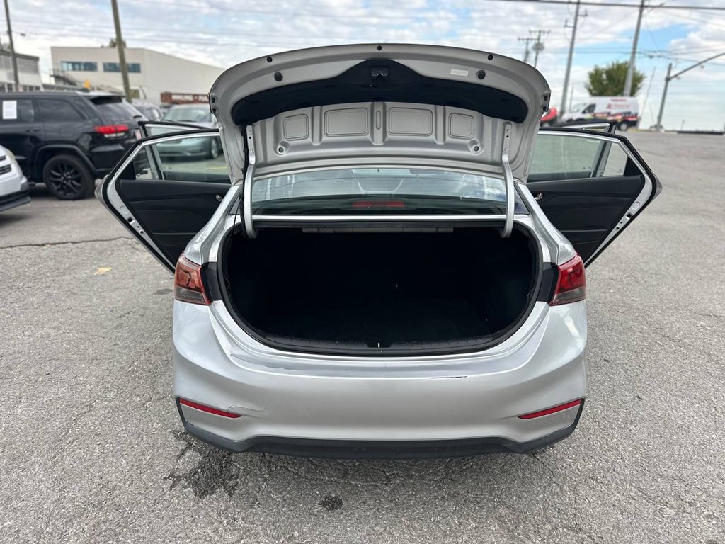Photo 28 of this HYUNDAI ACCENT