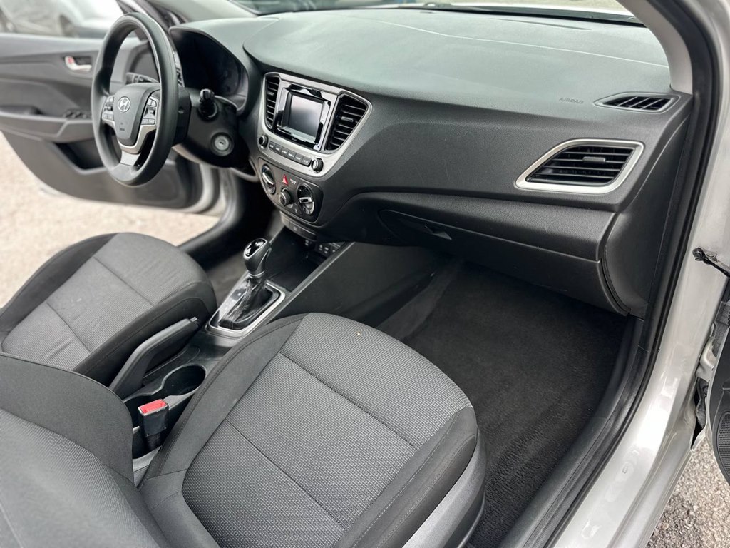 Photo 22 of this HYUNDAI ACCENT