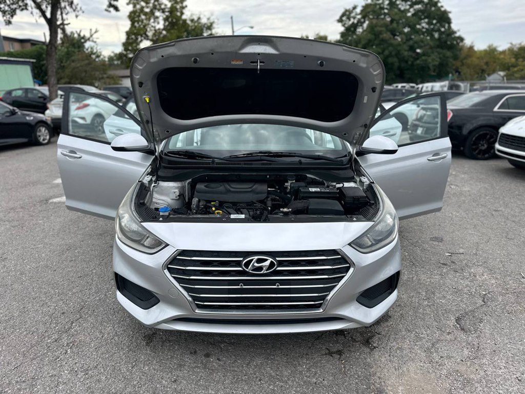 Photo 11 of this HYUNDAI ACCENT