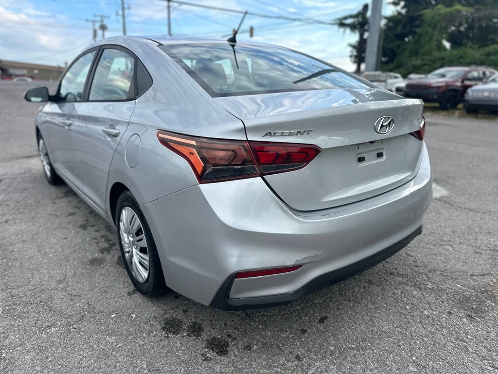 Photo 9 of this HYUNDAI ACCENT