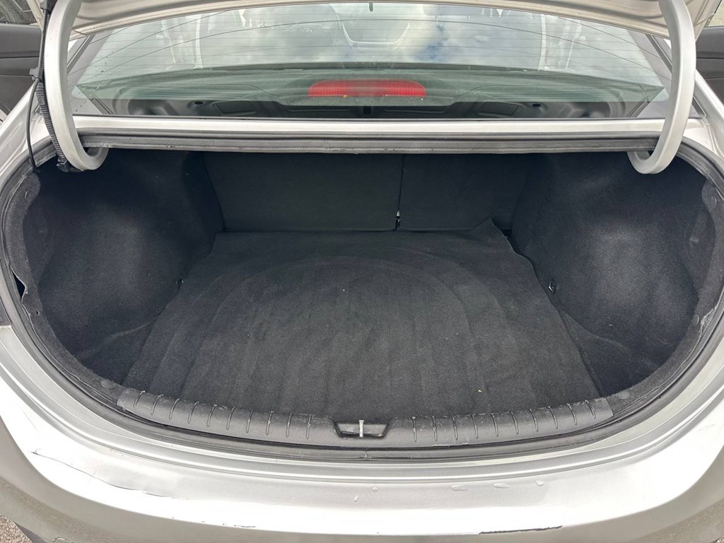 Photo 13 of this HYUNDAI ACCENT