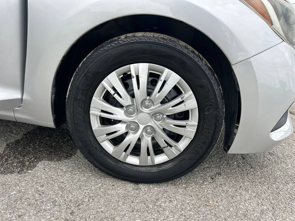 Photo 24 of this HYUNDAI ACCENT