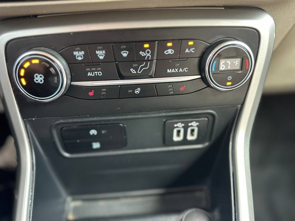 Photo 31 of this FORD ECOSPORT