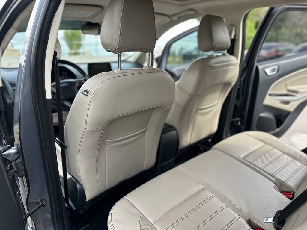 Photo 18 of this FORD ECOSPORT
