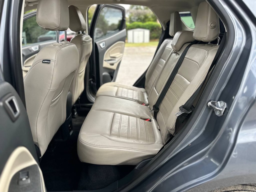 Photo 17 of this FORD ECOSPORT