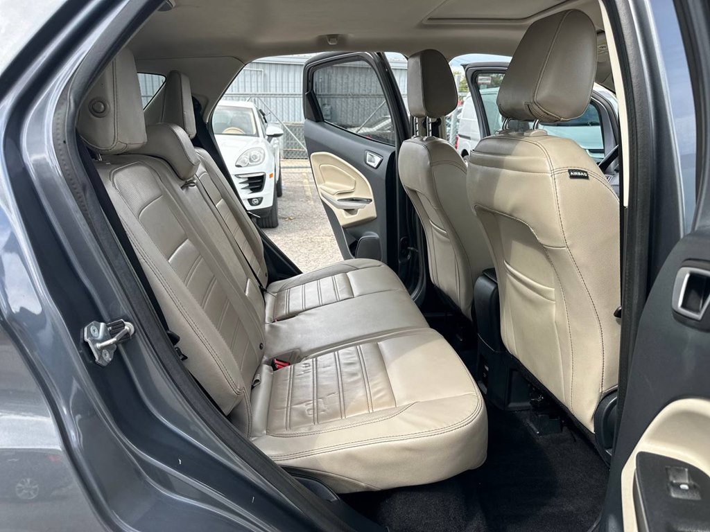 Photo 19 of this FORD ECOSPORT