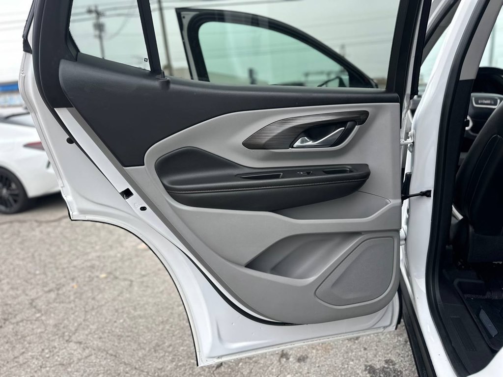 Photo 18 of this GMC TERRAIN
