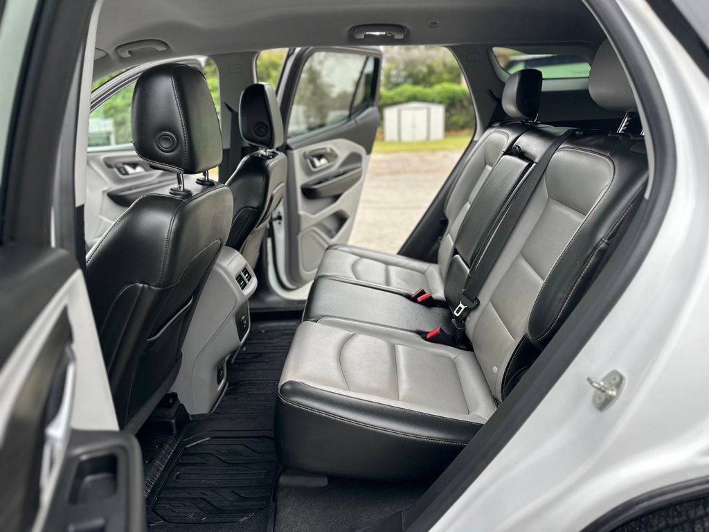 Photo 17 of this GMC TERRAIN