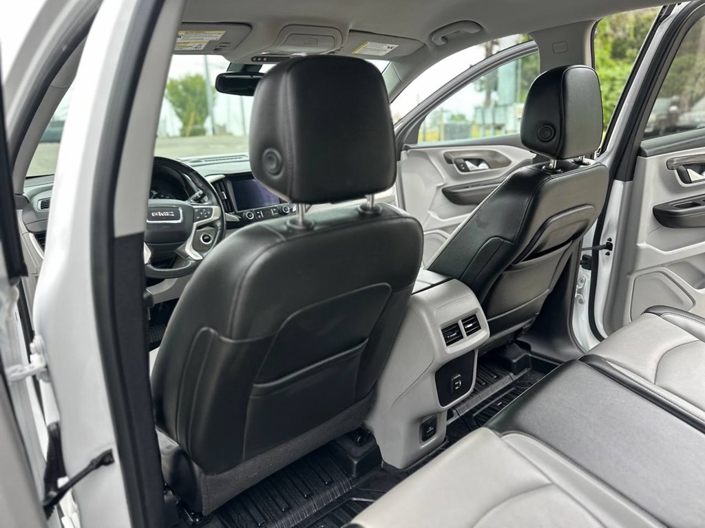 Photo 19 of this GMC TERRAIN