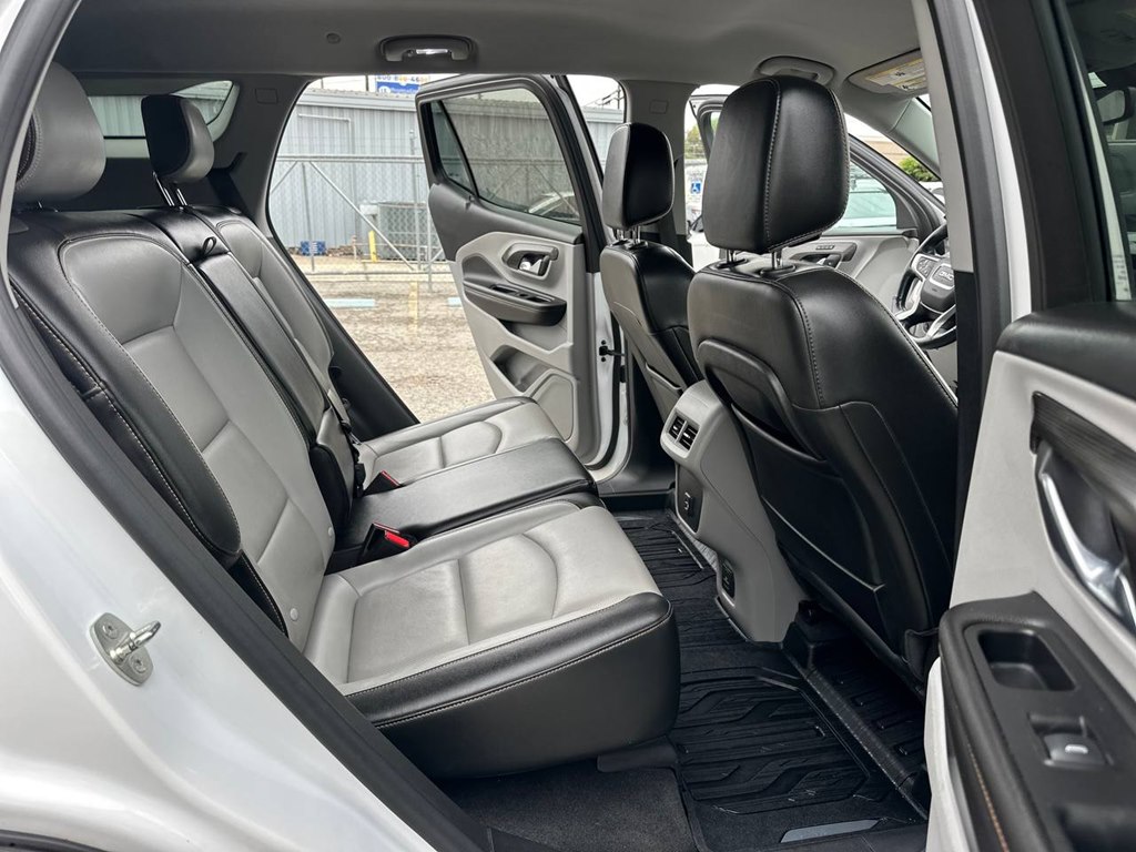 Photo 22 of this GMC TERRAIN