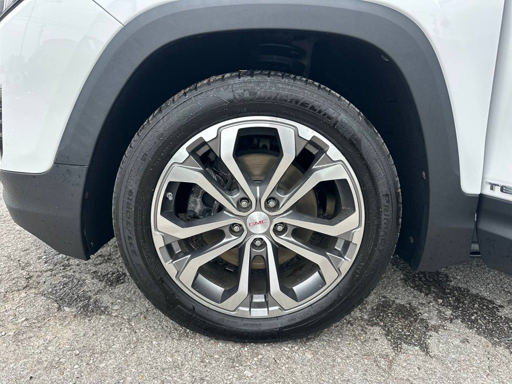 Photo 29 of this GMC TERRAIN
