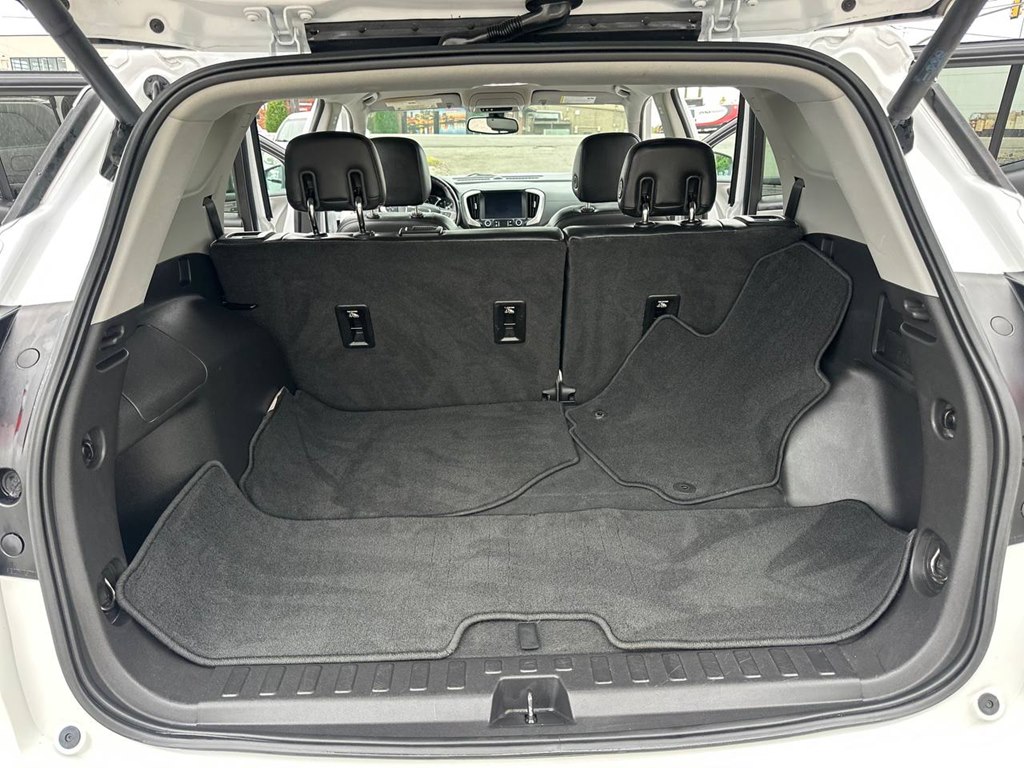 Photo 11 of this GMC TERRAIN