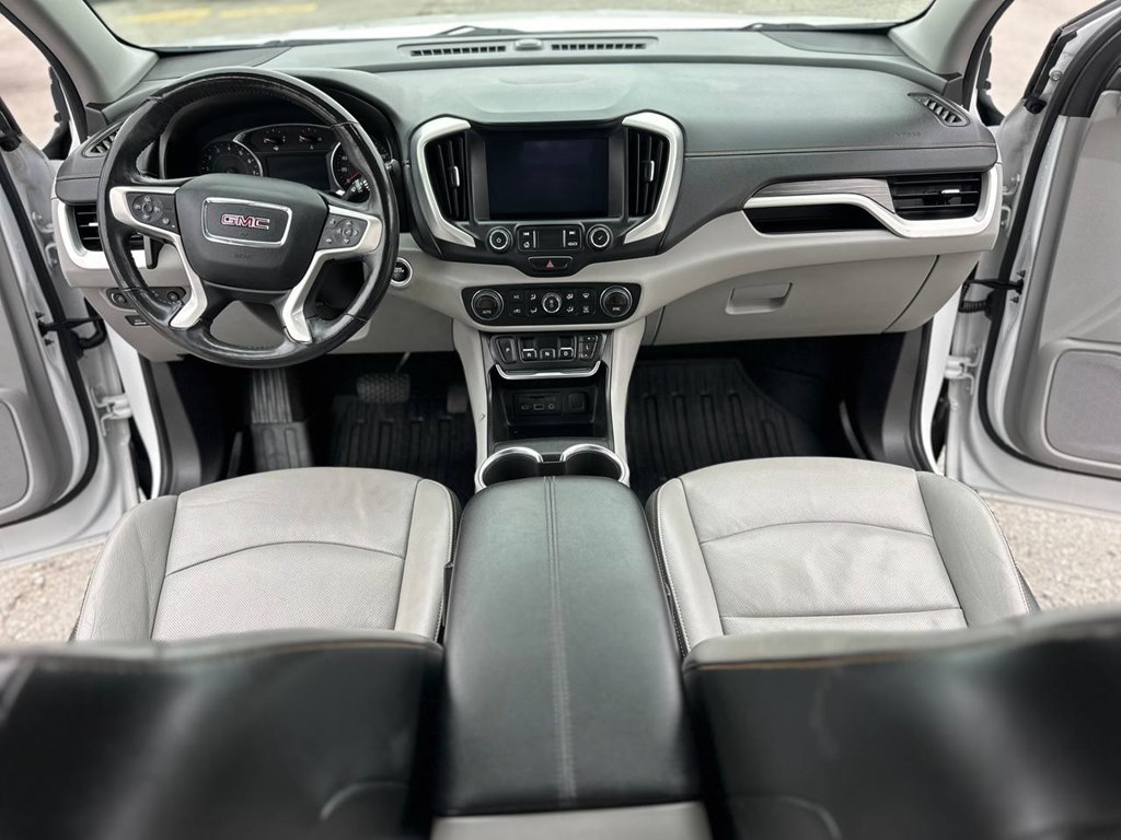 Photo 20 of this GMC TERRAIN