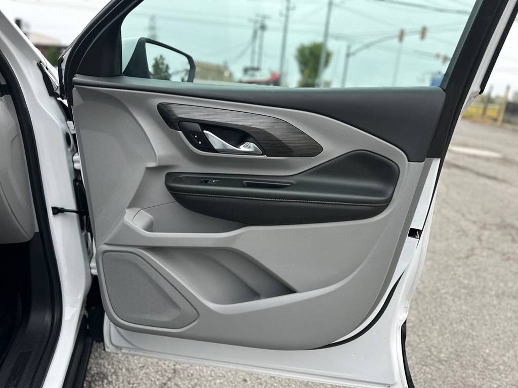 Photo 25 of this GMC TERRAIN