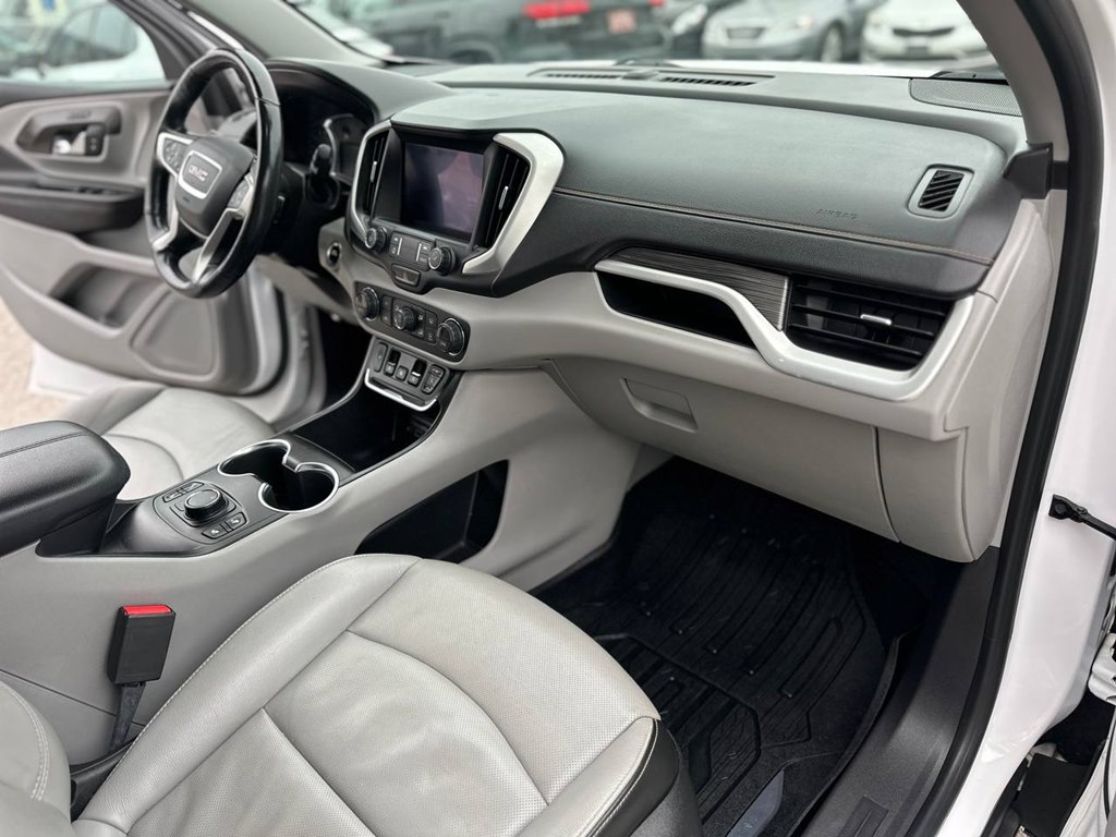 Photo 26 of this GMC TERRAIN