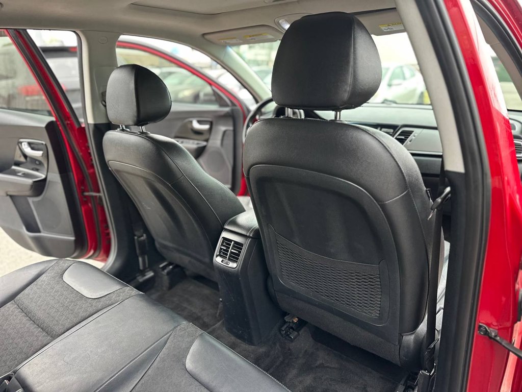 Photo 23 of this KIA NIRO