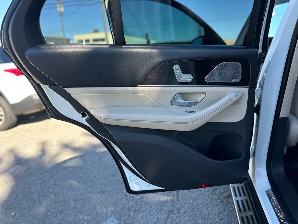 Photo 19 of this MERCEDES-BENZ GLE