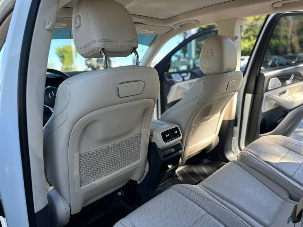 Photo 17 of this MERCEDES-BENZ GLE