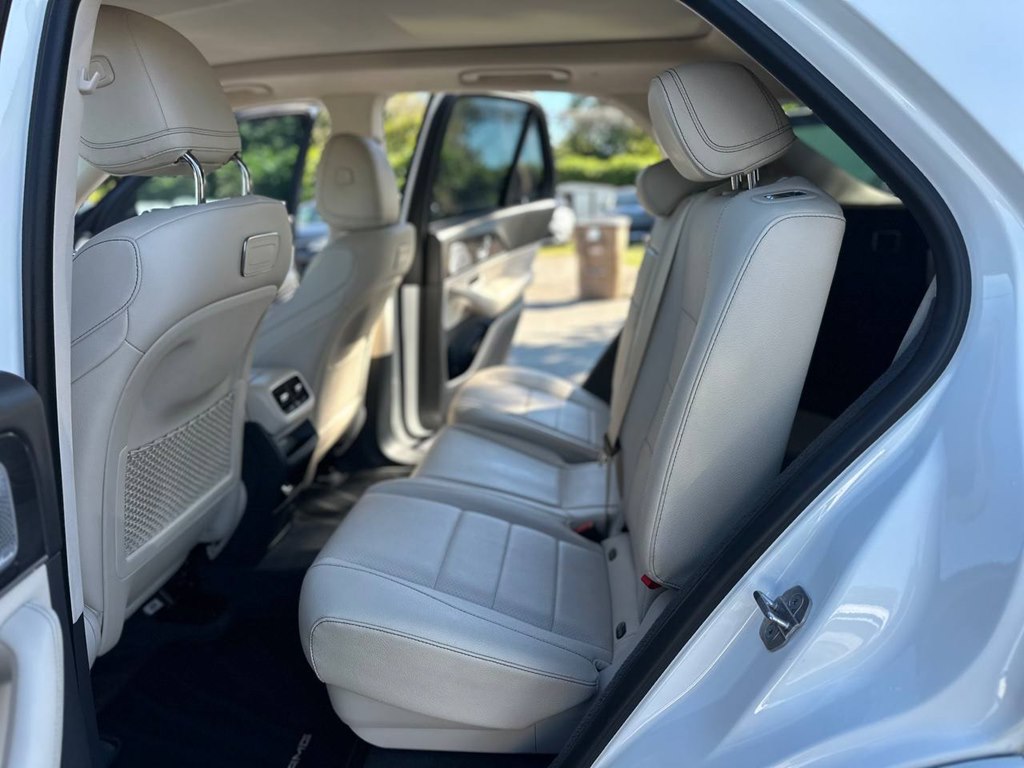 Photo 16 of this MERCEDES-BENZ GLE