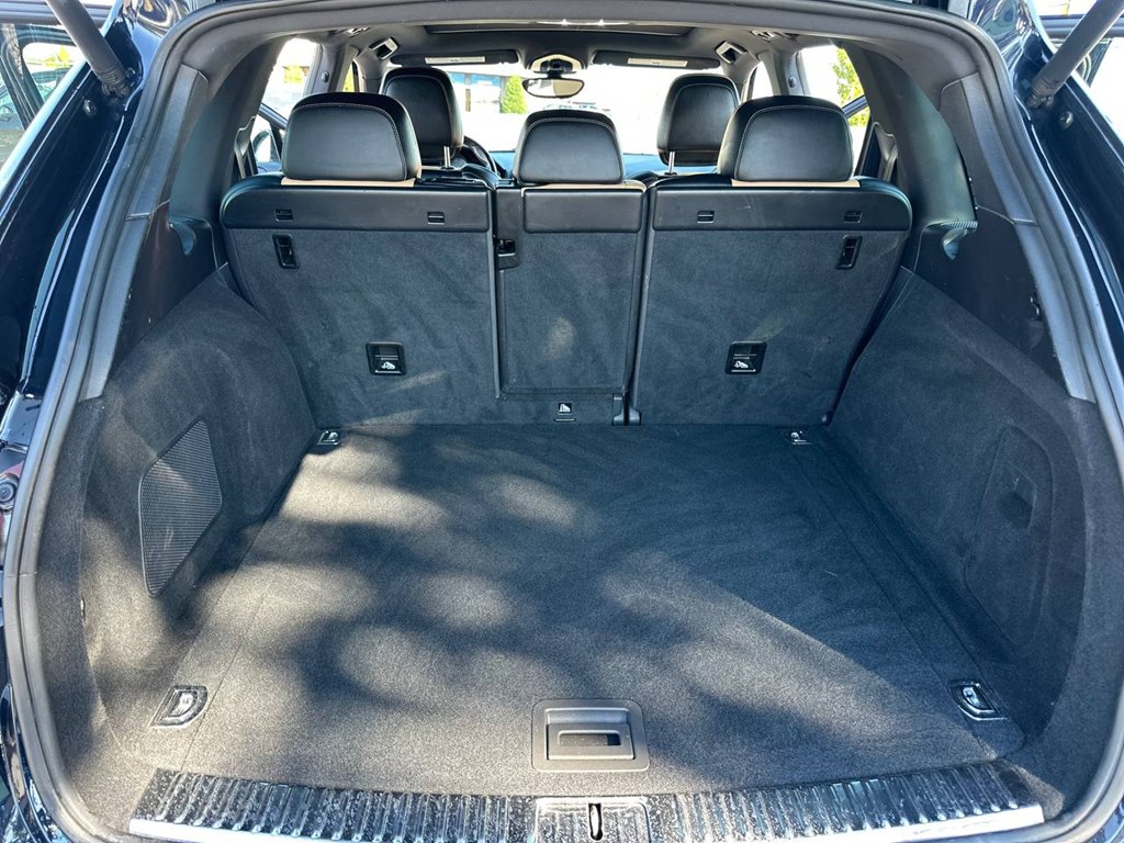 Photo 11 of this PORSCHE CAYENNE