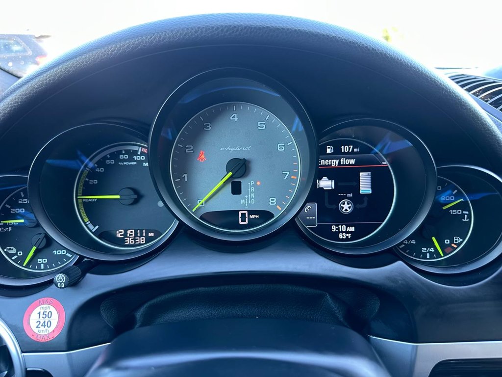Photo 36 of this PORSCHE CAYENNE